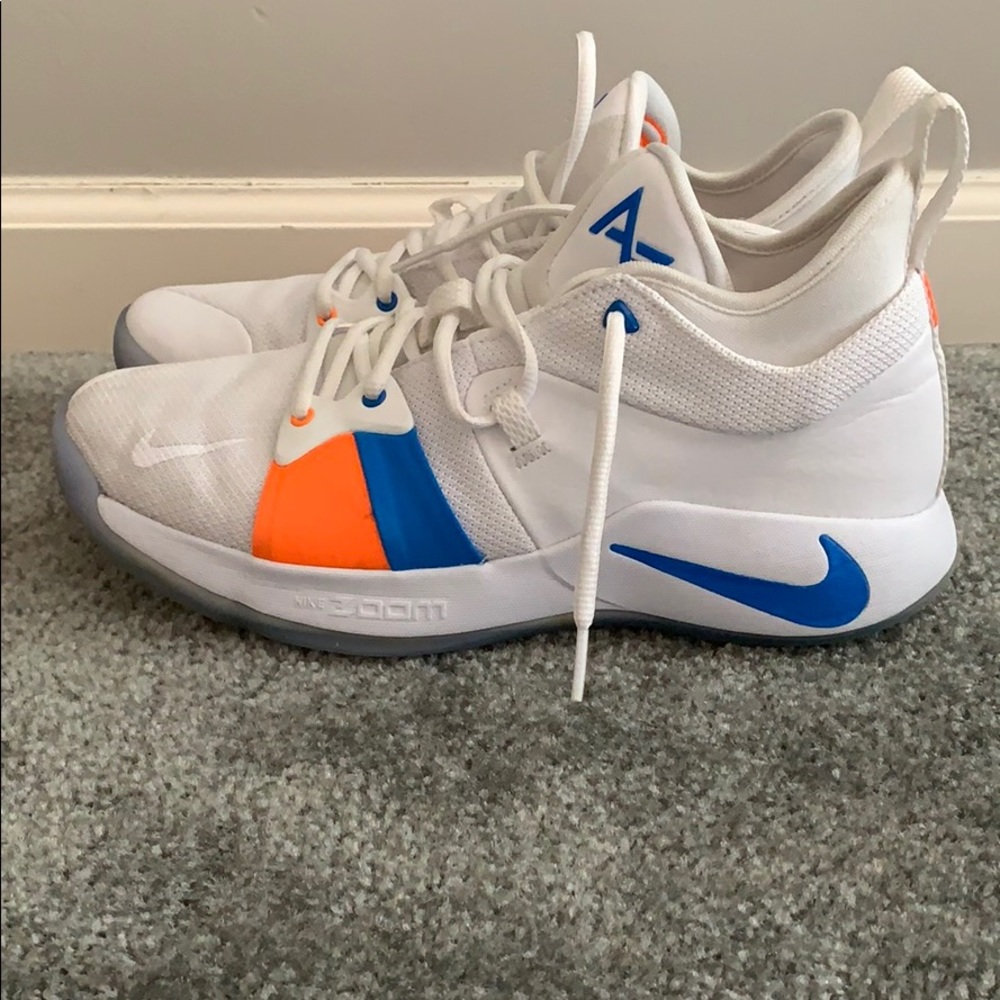 Used Size 10 Nike PG 2 basketball shoes